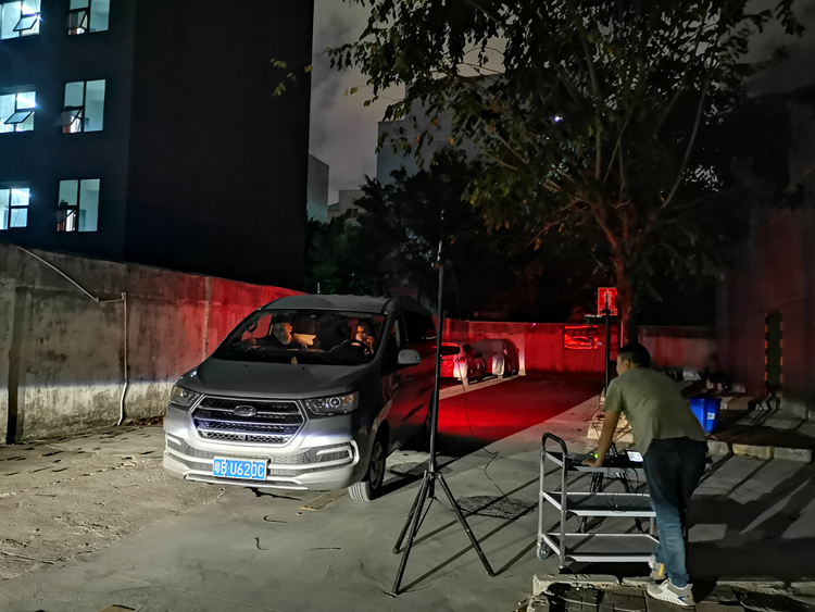 腾博会团队挑灯夜视，为公司产品稳定传输保驾护航