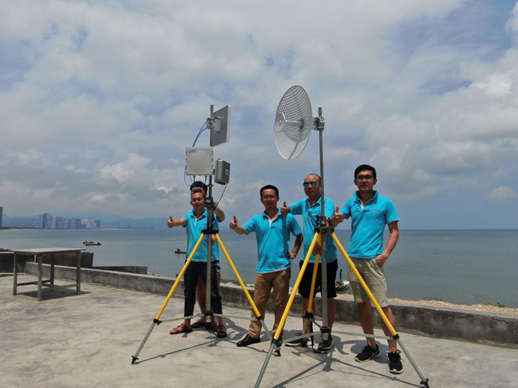腾博会技术团队实地测试