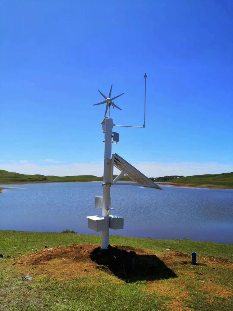 风光一体化设备现场安装图片1