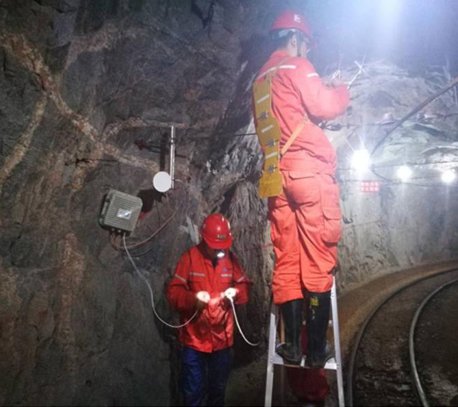 青岛地下 500米矿井巷道图像回传
